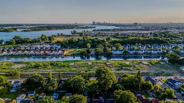 264 LENOX Street, Detroit, MI 48215