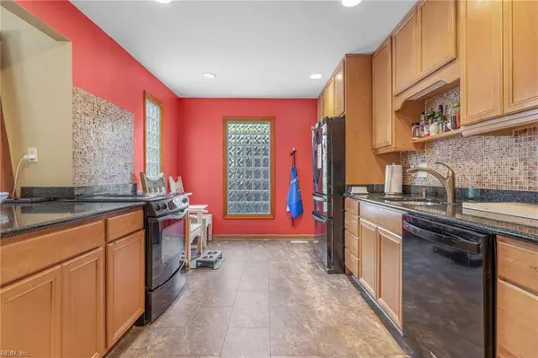 368 Pender CT, Norfolk, VA 23517