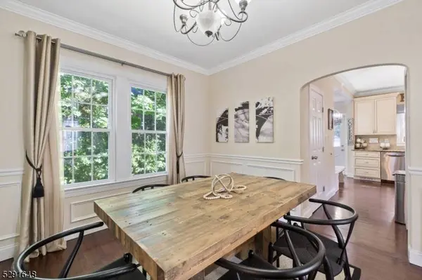 158 Washington Pl, Hasbrouck Heights Boro, NJ 07604