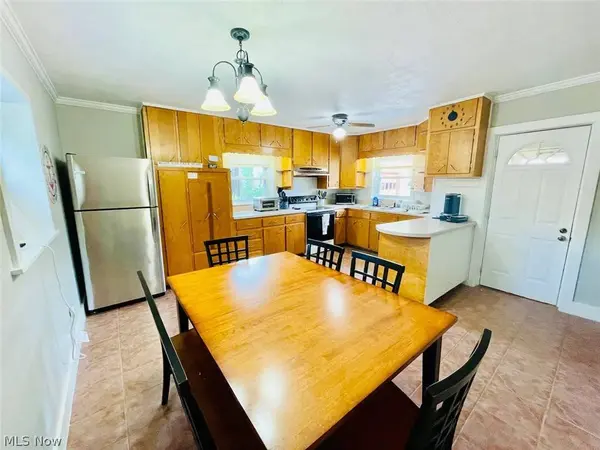 211 Oak ST, Port Clinton, OH 43452