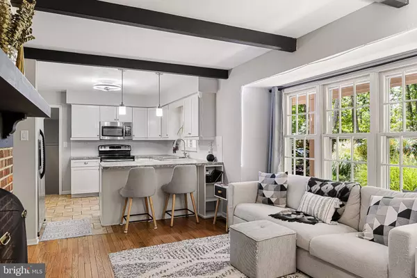 3 VILLAGE CT, Medford, NJ 08055