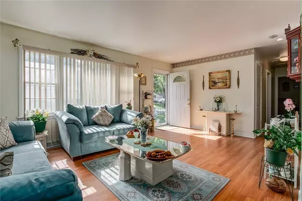 8602 Winchester AVE, Kansas City, MO 64138