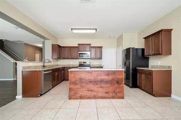 6005 Amber Cliff Lane, Fort Worth, TX 76179