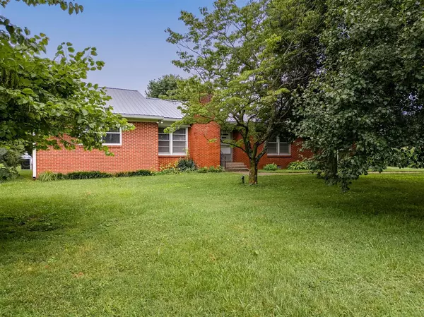 8394 Clarksville Road, Russellville, KY 42276