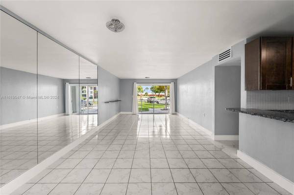 1631 NE 114th St #104, Miami, FL 33181