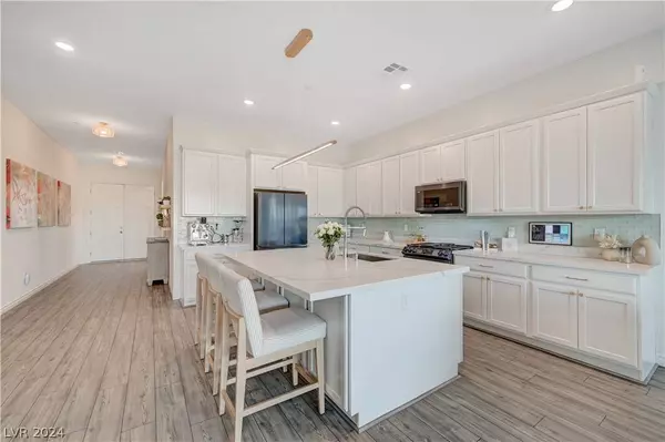 65 Reverie Heights Avenue, Henderson, NV 89011