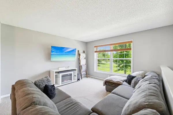 5166 Fairpoint DR N, Hugo, MN 55038