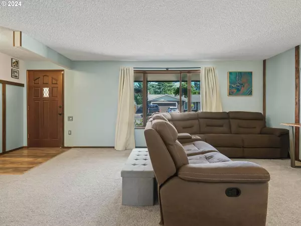 808 NE BALDWIN DR, Hillsboro, OR 97124