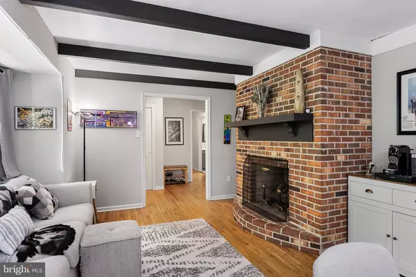 3 VILLAGE CT, Medford, NJ 08055