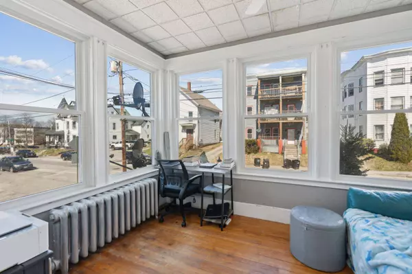 279 Pine ST, Lewiston, ME 04240