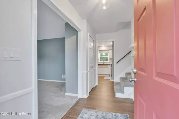 9203 Auburn Ave, Louisville, KY 40299