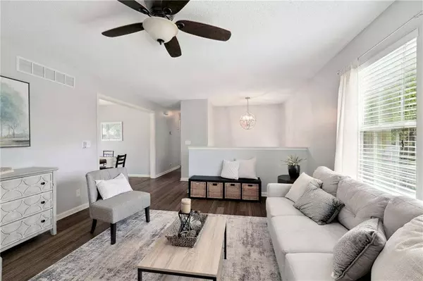 3857 SW Harbor CT, Lee's Summit, MO 64082