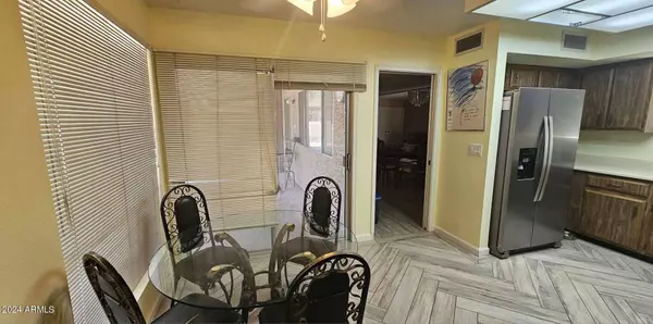 26201 S SHERBROOK Drive, Sun Lakes, AZ 85248