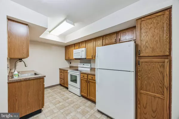 115 E KINGS HWY #447, Maple Shade, NJ 08052