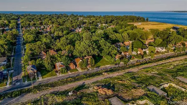 264 LENOX Street, Detroit, MI 48215