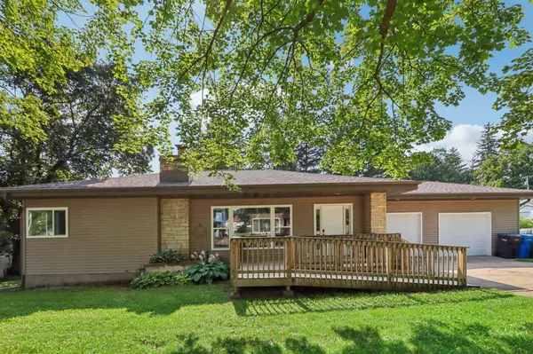 210 Center Avenue, Mount Horeb, WI 53572