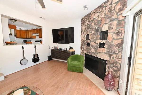 1420 11th St DR NW #16, Hickory, NC 28601