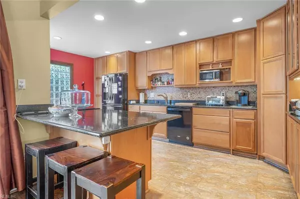 368 Pender CT, Norfolk, VA 23517