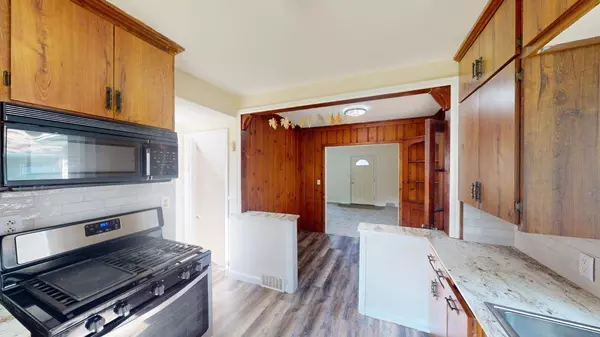 251 18th AVE N, Hopkins, MN 55343