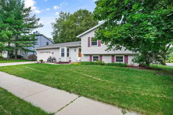 3125 Silverton Trail TRAIL, Madison, WI 53719
