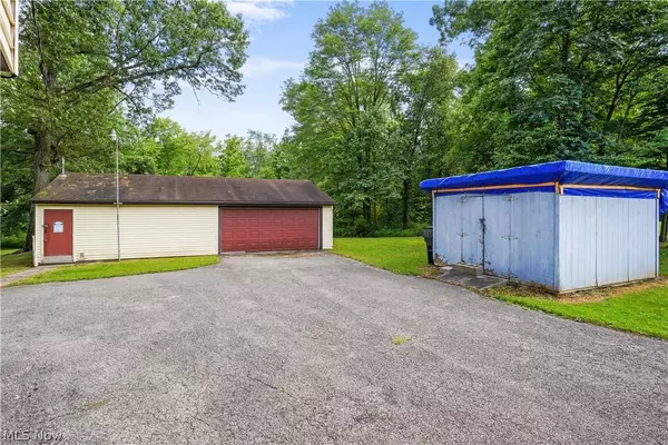 236 Elvira CT, Mcdonald, OH 44437