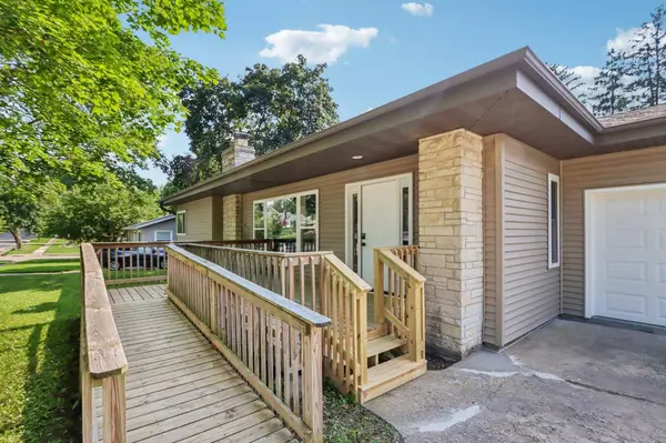 210 Center Avenue, Mount Horeb, WI 53572