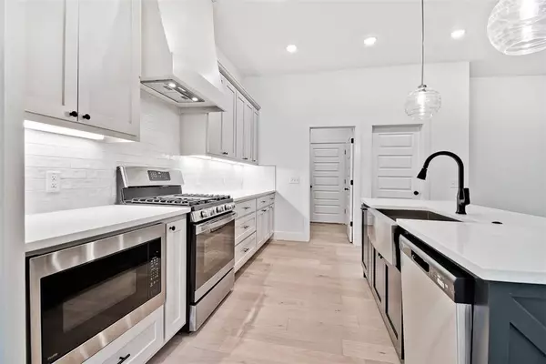 12 Malone Dr, Bella Vista, AR 72715