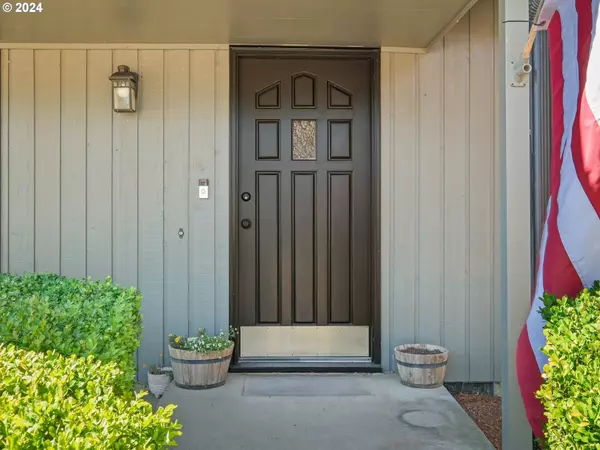 808 NE BALDWIN DR, Hillsboro, OR 97124