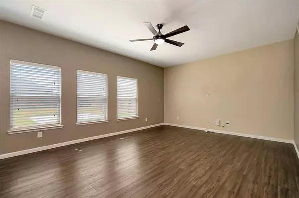 6005 Amber Cliff Lane, Fort Worth, TX 76179