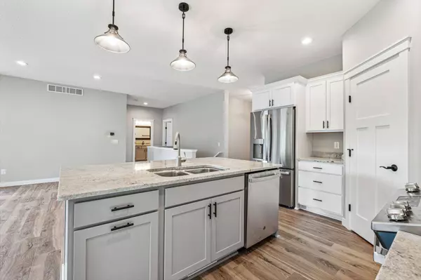 1840 90th ST, New Richmond, WI 54017