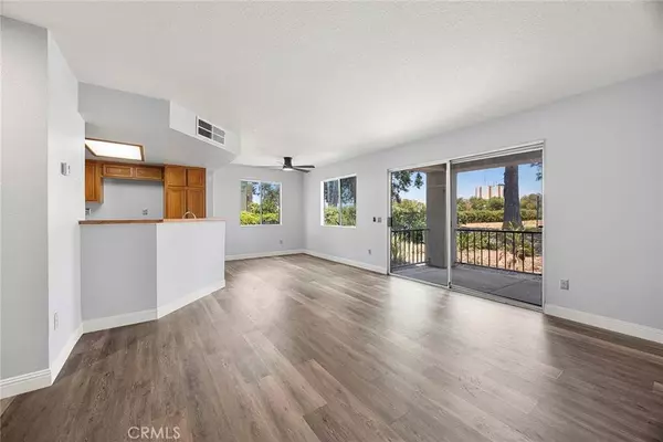 2548 Avenida Del Vista #101, Corona, CA 92882