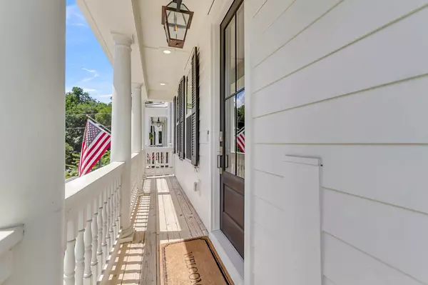 1009 Avenue Of Oaks, Charleston, SC 29407