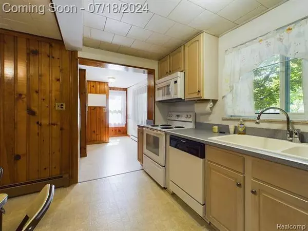 3461 Longview Avenue, Rochester Hills, MI 48307