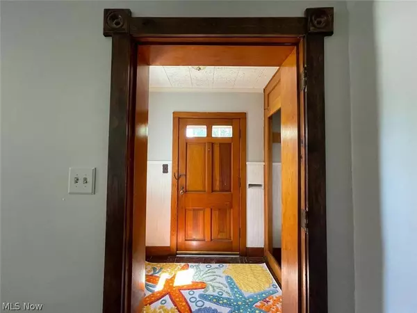 211 Oak ST, Port Clinton, OH 43452