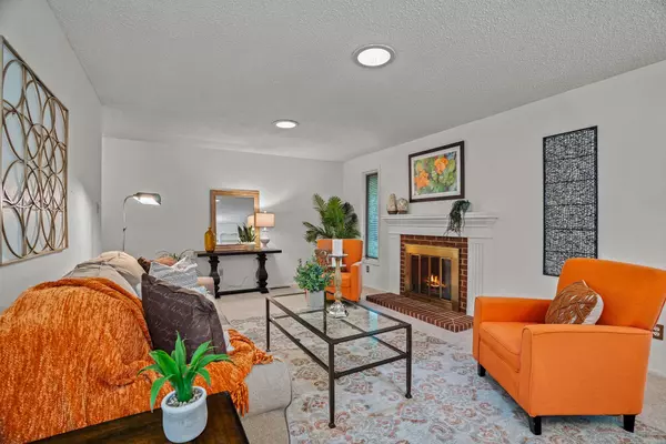 99 Beryl, White Rock, NM 87547