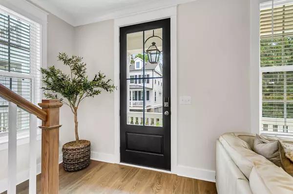 1009 Avenue Of Oaks, Charleston, SC 29407