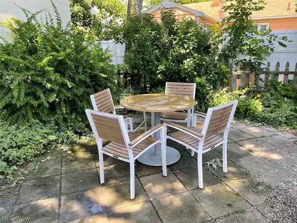 211 Oak ST, Port Clinton, OH 43452