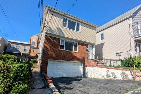 385 16th AVE, Irvington, NJ 07111