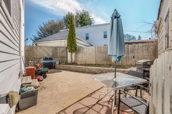 279 Pine ST, Lewiston, ME 04240