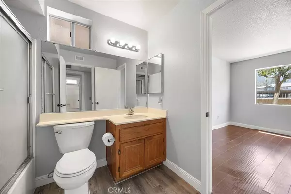 2548 Avenida Del Vista #101, Corona, CA 92882