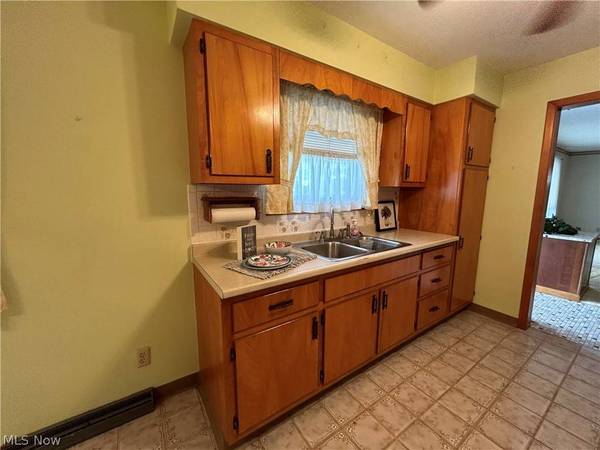 52139 Buena Vista DR, St. Clairsville, OH 43950