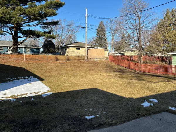 9124 Emerson AVE S, Bloomington, MN 55420