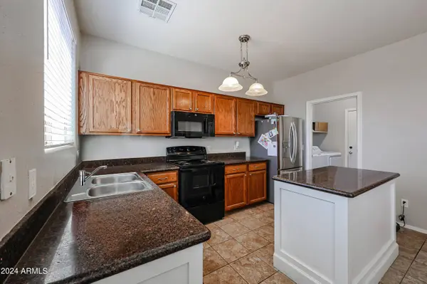 17421 W MANDALAY Lane, Surprise, AZ 85388