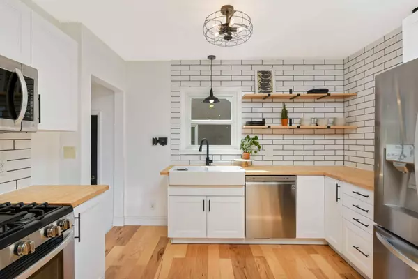 3350 Brownlow AVE, Saint Louis Park, MN 55426