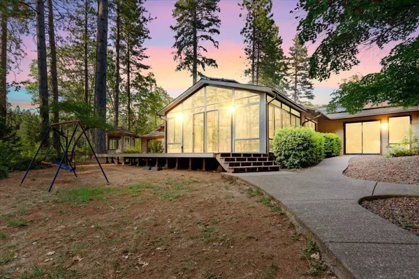 13757 Seven Cedars DR, Grass Valley, CA 95945