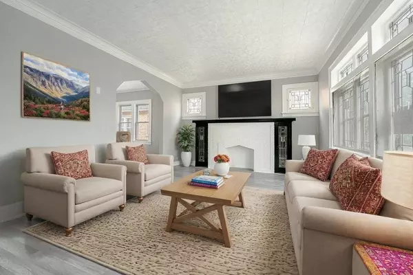 2306 Orchard ST, Blue Island, IL 60406