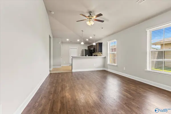 233 Valleyside Drive, Huntsville, AL 35810