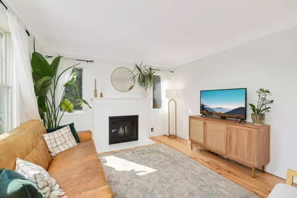 3350 Brownlow AVE, Saint Louis Park, MN 55426