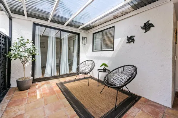 2911 WOODPINE CT, Sarasota, FL 34231