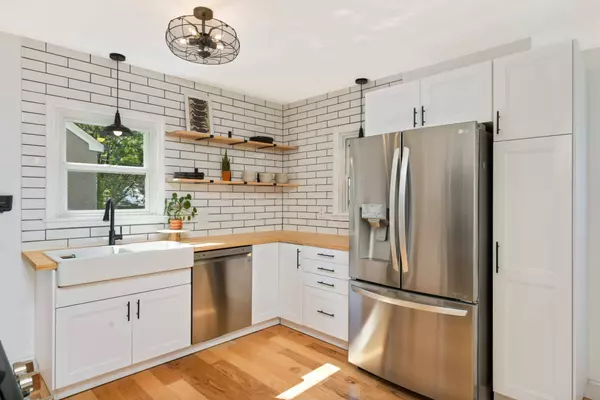 3350 Brownlow AVE, Saint Louis Park, MN 55426